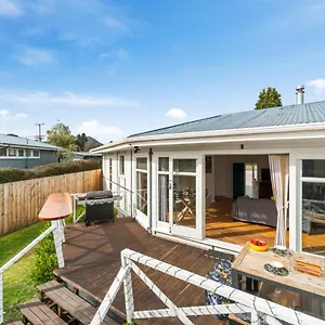 Holiday home Kereru - Two Mile Bay Holiday, Taupo